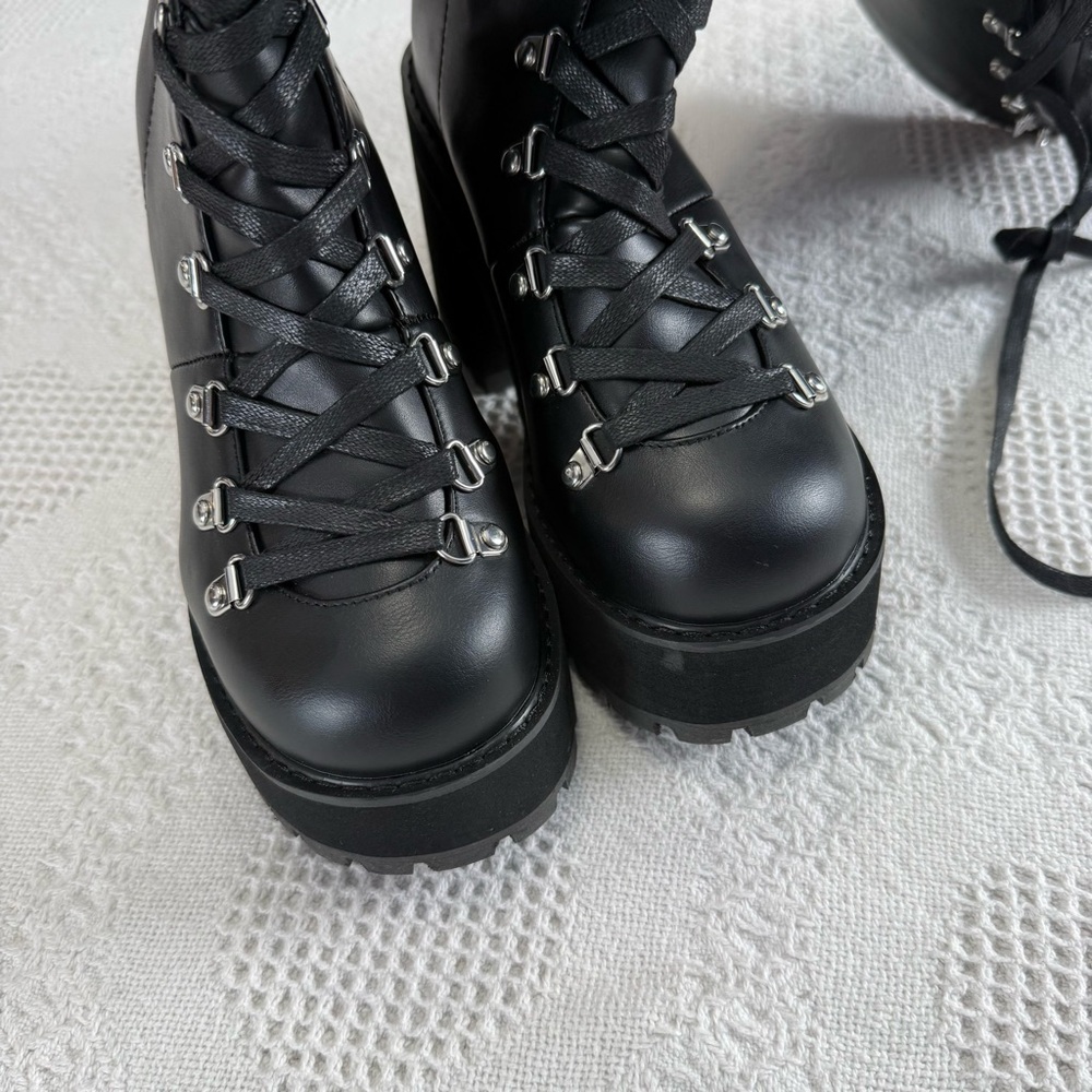 SHEIN Black Faux Leather Gothic Chunky Platform Boots (8) - Picture 3 of 15